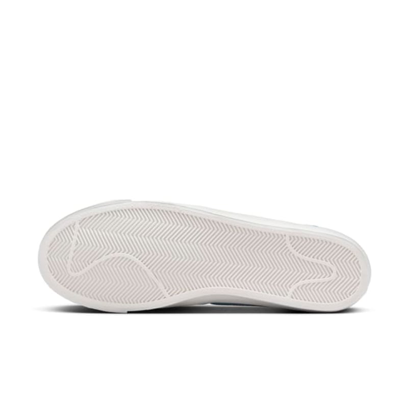 Nike SB Zoom Blazer Low Pro GT FJ1679-400 02