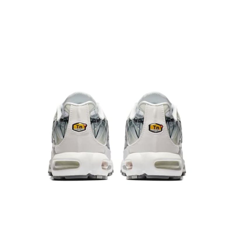 Nike Air Max Plus BV7826-100 06