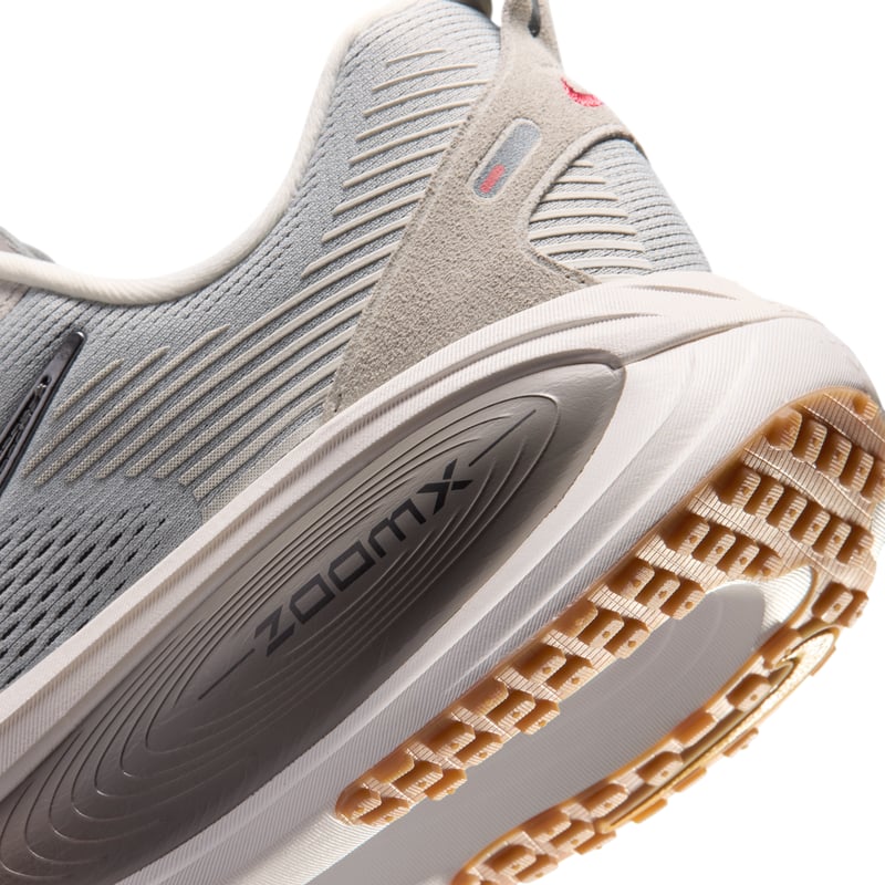Bežecká obuv Nike Vomero 18 ‘Now & Then Pack’ "Grey Fog & Light Iron Ore" | Muži | Beh | 07 | SPORTSHOWROOM