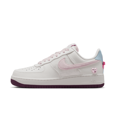 Superge Nike Air Force 1 '07 "Valentine's Day" | Ženske | Sportstyle | 01 | SPORTSHOWROOM