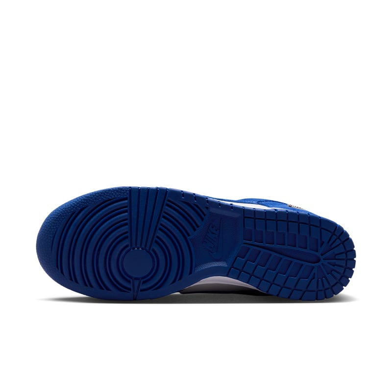 Nike Dunk Low Suede sneakers "Old Royal & Photon Dust" | Dame | Sportstyle | 02 | SPORTSHOWROOM