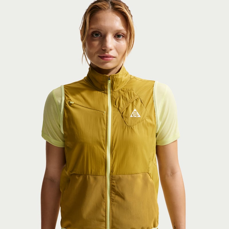 Top Nike ACG "Peat Moss & Light Liquid Lime" | Mujer | Aire Libre | 01 | SPORTSHOWROOM