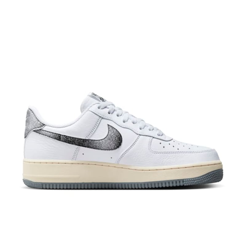 Nike Air Force 1 '07 LX DV7183-100 03