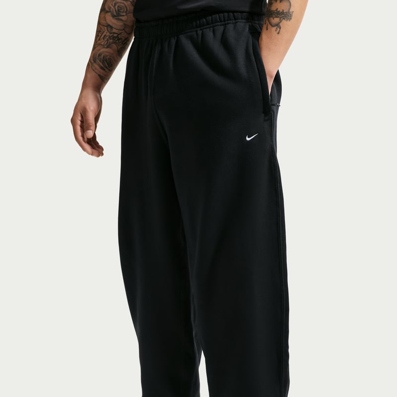 Nike Solo Swoosh Cuffed Fleece HV1088-010 02
