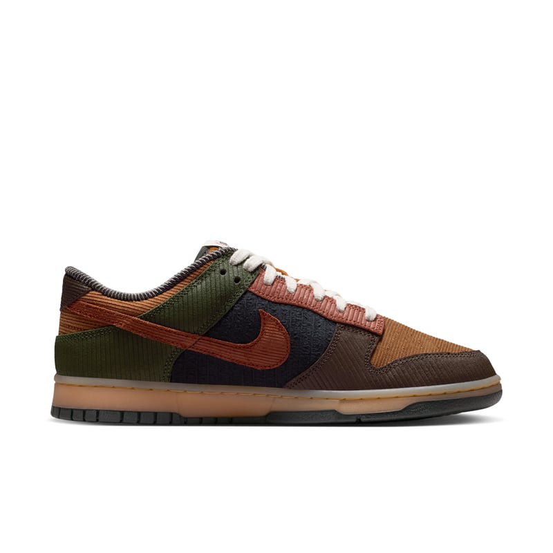 Sapatilhas Nike Dunk Low Retro Premium "Light British Tan & Cargo Khaki" | Homem | Estilo desportivo | 03 | SPORTSHOWROOM