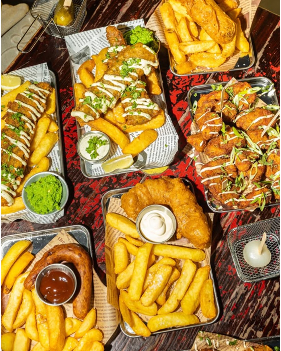 Happy Fish at The Dog House E6YVVI28DEXTEDMFA 01