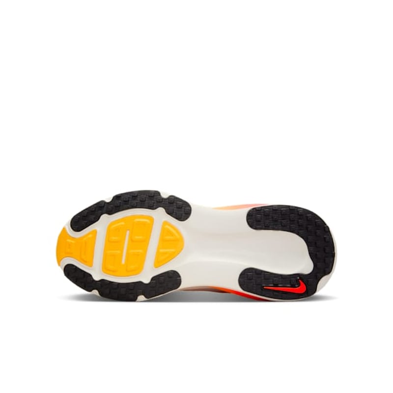 Nike Vomero 18 HQ2157-102 02