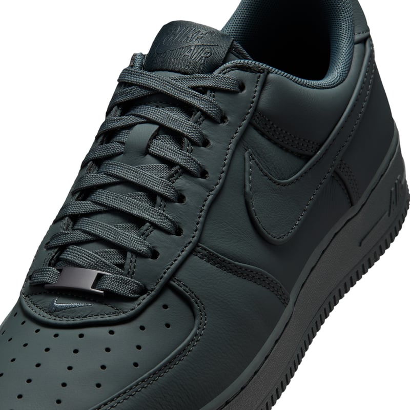Nike Air Force 1 Low Retro Premium runners "Bomber Grey" | Men | Sportstyle | 06 | SPORTSHOWROOM