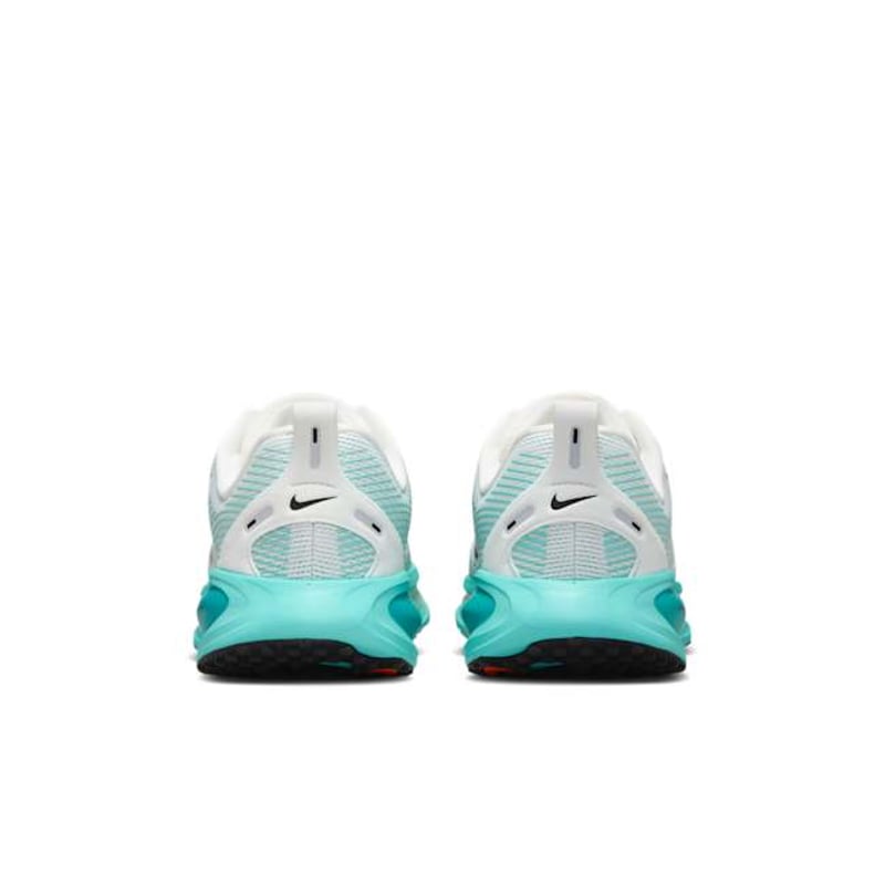 Nike Vomero 18 HQ2157-103 06