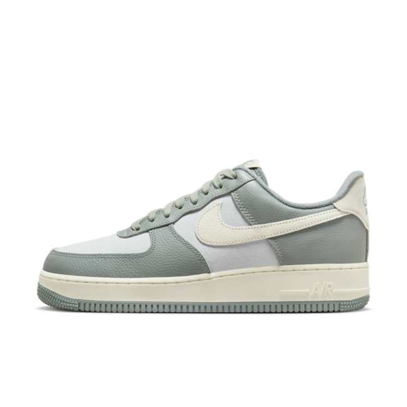 Nike Air Force 1 '07 LX DV7186-300 01
