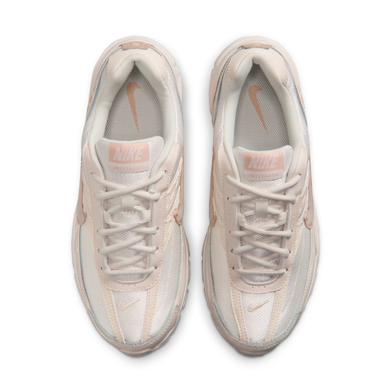 Nike Initiator Sneaker "Phantom & Shimmer" | Damen | Sportstyle | 04 | SPORTSHOWROOM