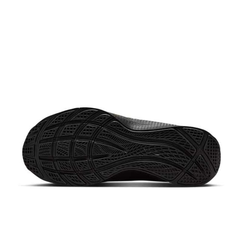 Nike LeBron TR1 FJ6151-004 02