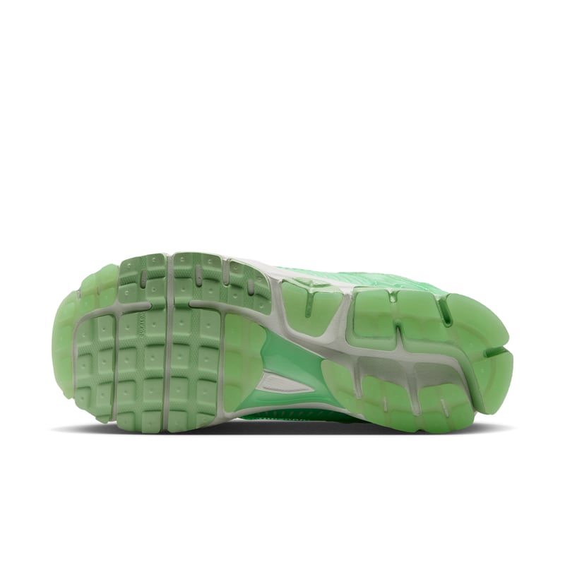 Nike Zoom Vomero 5 trainers "Sail & Barely Green" | Women | SportStyle | 01 | SPORTSHOWROOM
