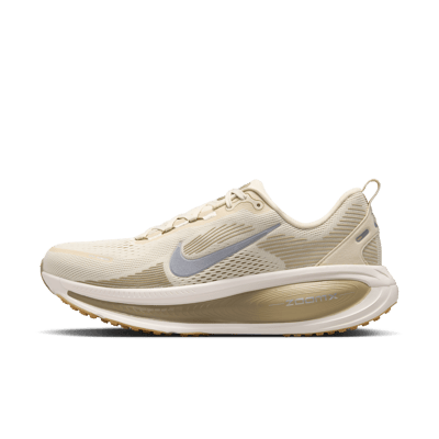 Scarpe da running Nike Vomero 18 "Light Khaki & Metallic Silver" | Uomo | Corsa | 00 | SPORTSHOWROOM