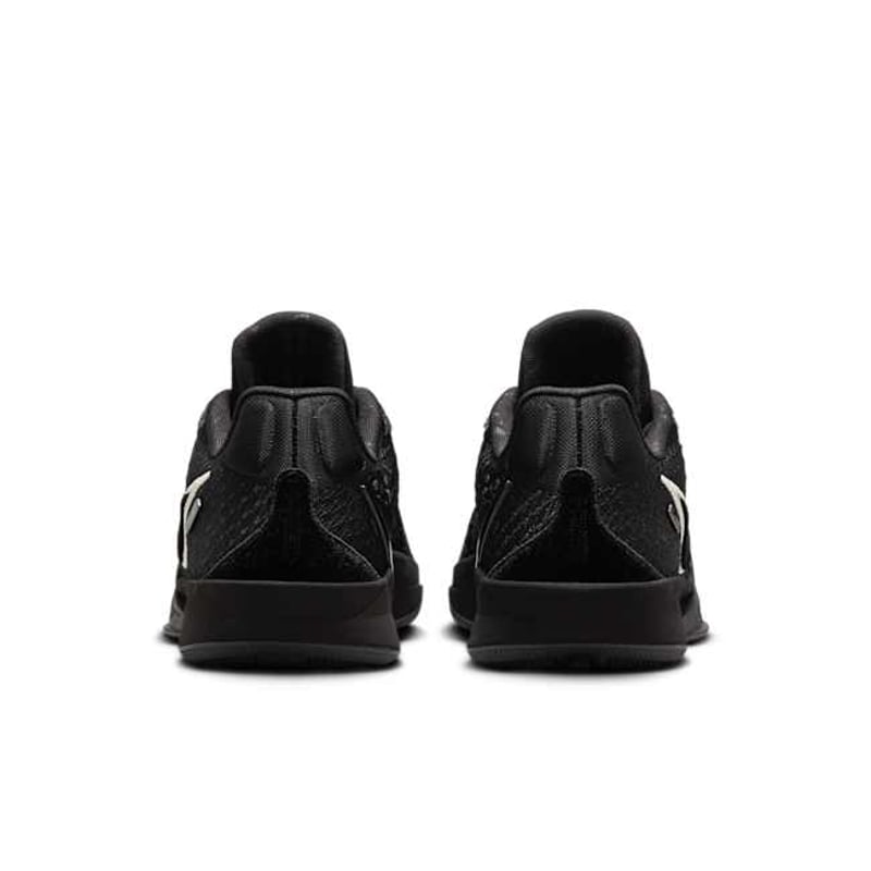 Nike Sabrina 2 IB3871-001 06
