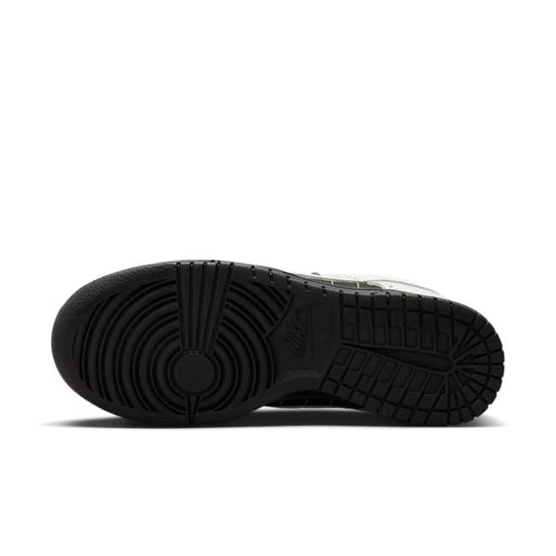 Nike Dunk Low LX FV3642-010 02