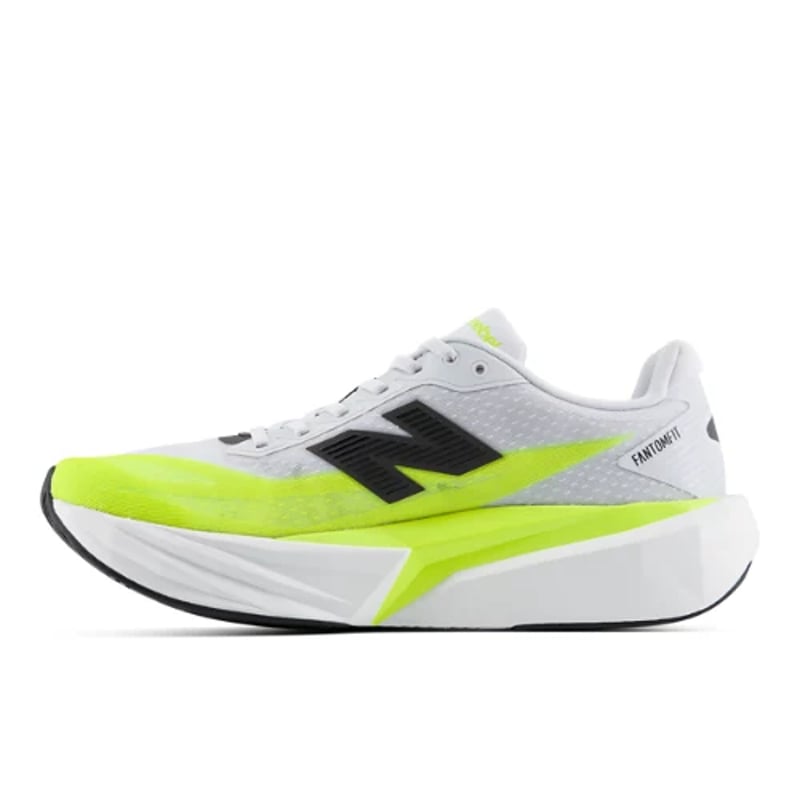 Tekaški copati New Balance FuelCell Rebel v5 "Silver Metallic & Black" | Moški | Tek | 01 | SPORTSHOWROOM