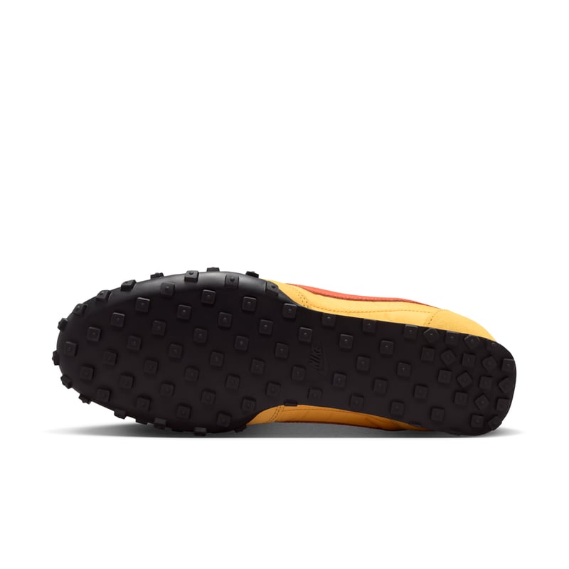Sneakers Nike Waffle Racer "Wheat Gold & Picante Red" | Uomo | Sportstyle | 02 | SPORTSHOWROOM