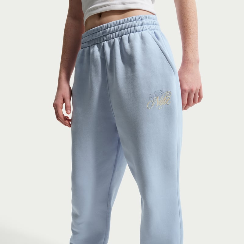 Nike Club Fleece Loose Graphic IF1728-057 02