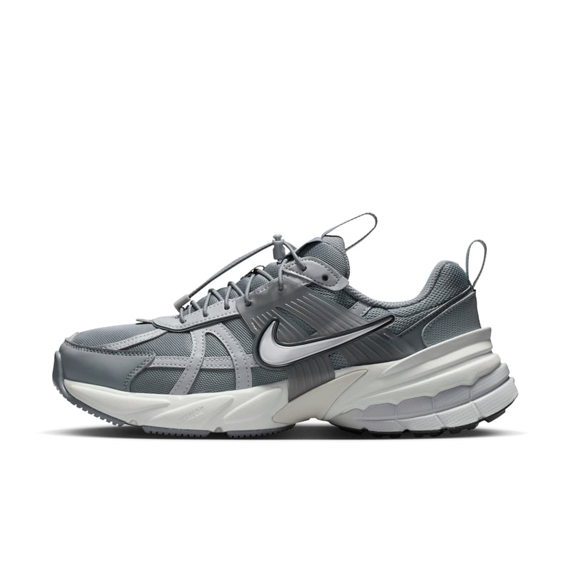 Обувки Nike V2K Run "Cool Grey & Photon Dust" | Жени | Sportstyle | 01 | SPORTSHOWROOM