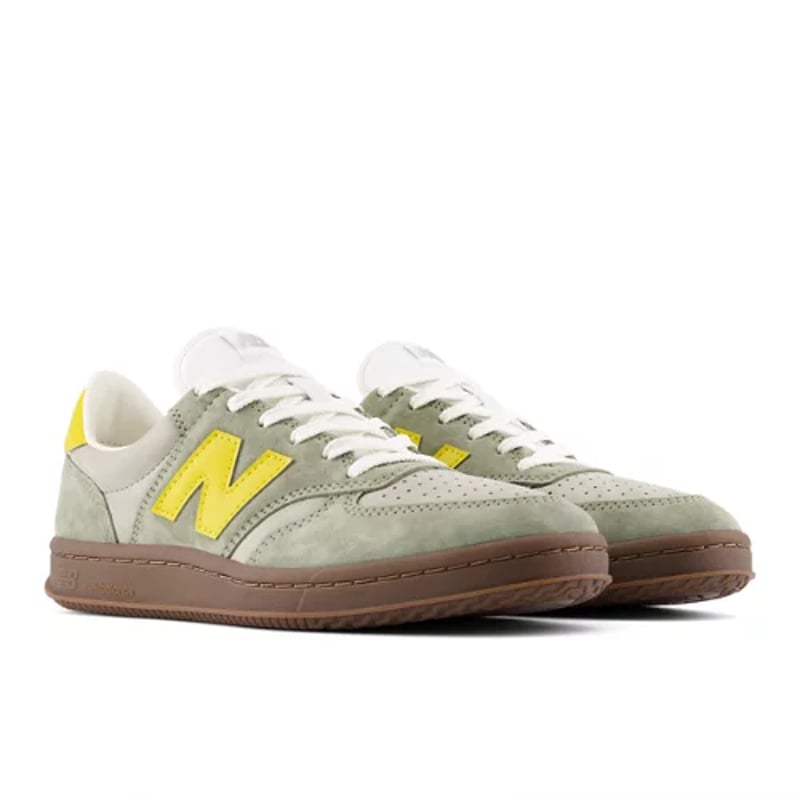 Sneakersy New Balance T500 "Dark Olivine & Apollo Gold" | Mezczyzni | Sportstyle | 02 | SPORTSHOWROOM