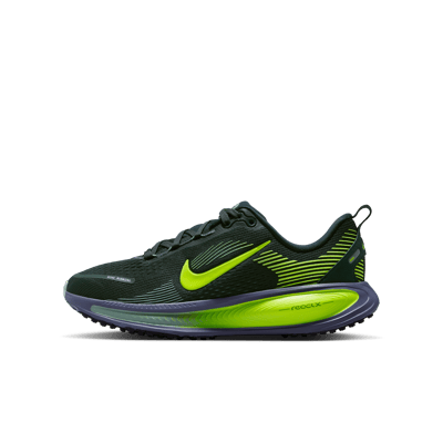 Nike Vomero 18 HQ2157-300 01