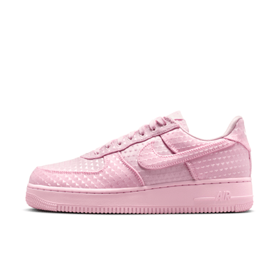 Superge Nike Air Force 1 '07 SE "Valentine's Day" | Ženske | Sportstyle | 01 | SPORTSHOWROOM