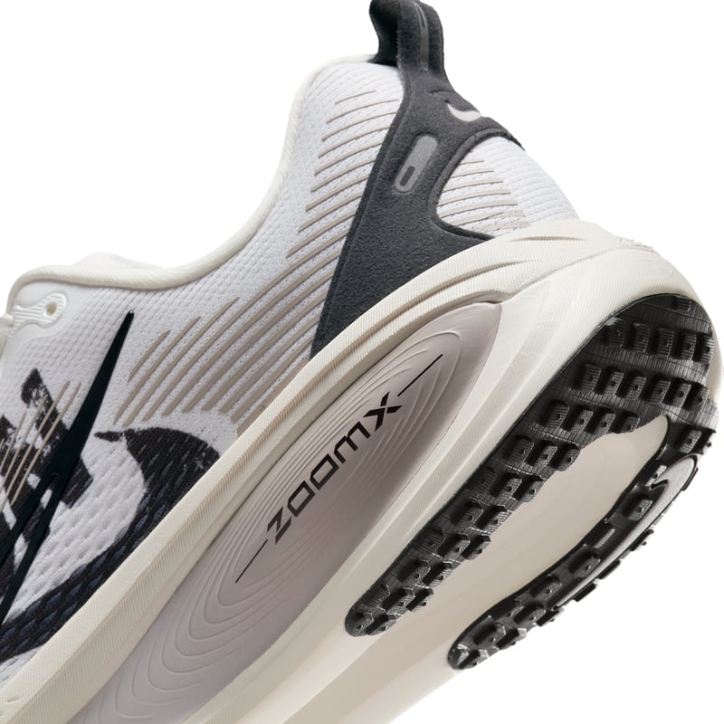Nike Vomero 18 IB5726-100 08