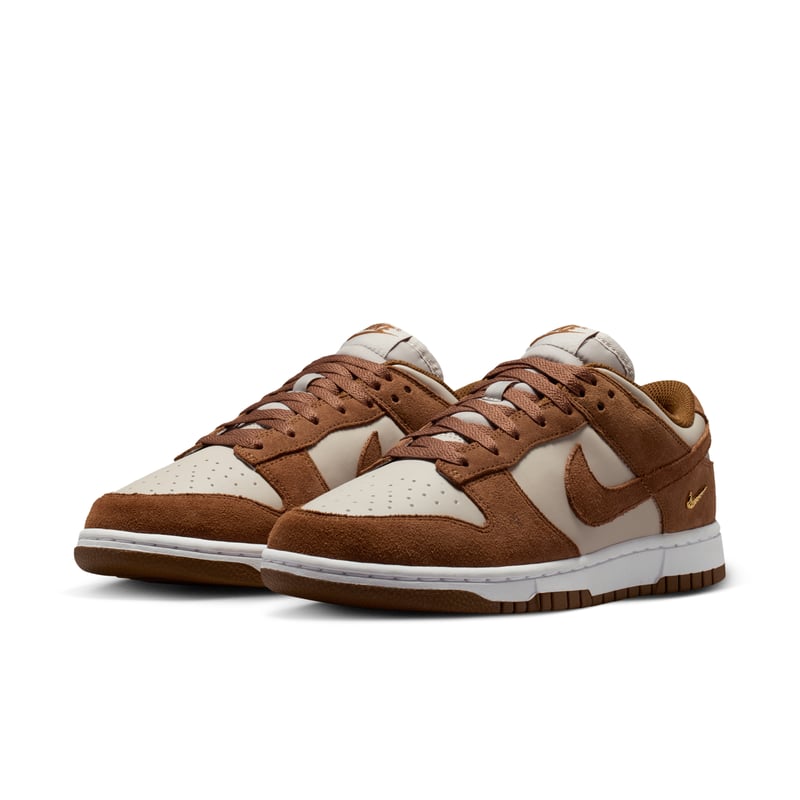 Nike Dunk Low Suede sneakers "Light British Tan & Cream" | Dame | Sportstyle | 05 | SPORTSHOWROOM