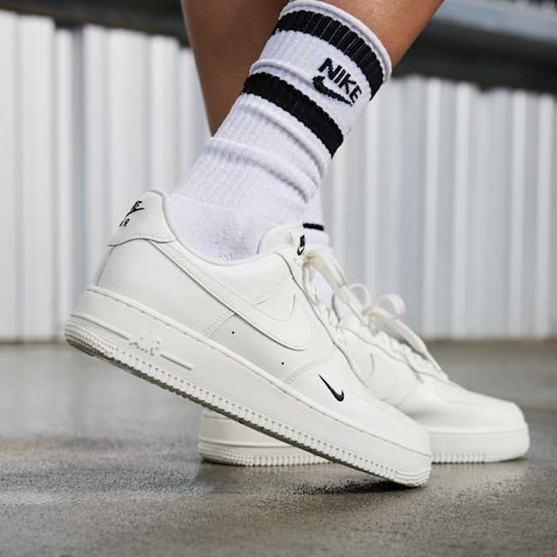 Nike Air Force 1 '07 Essential HF1058-133 02