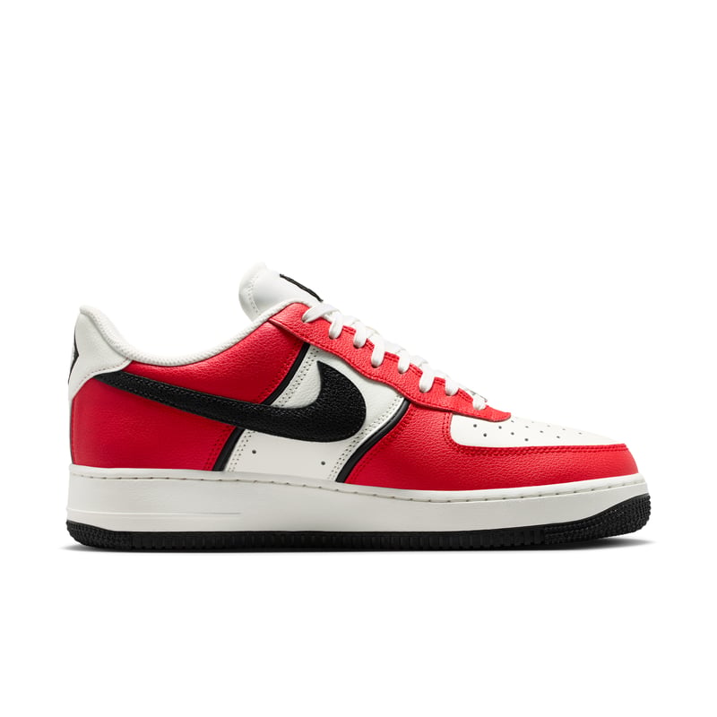 Tenisky Nike Air Force 1 '07 LV8 "University Red & Sail" | Muži | Sportstyle | 02 | SPORTSHOWROOM