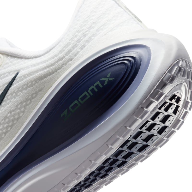 Nike Vomero Plus HV8150-109 08