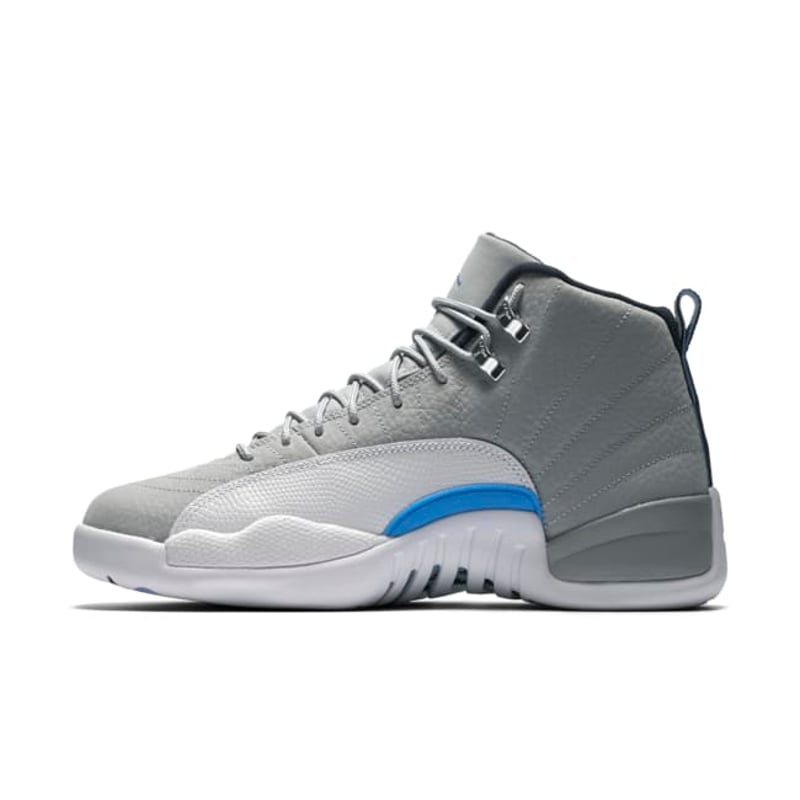 Jordan 12 Retro 130690-007 03