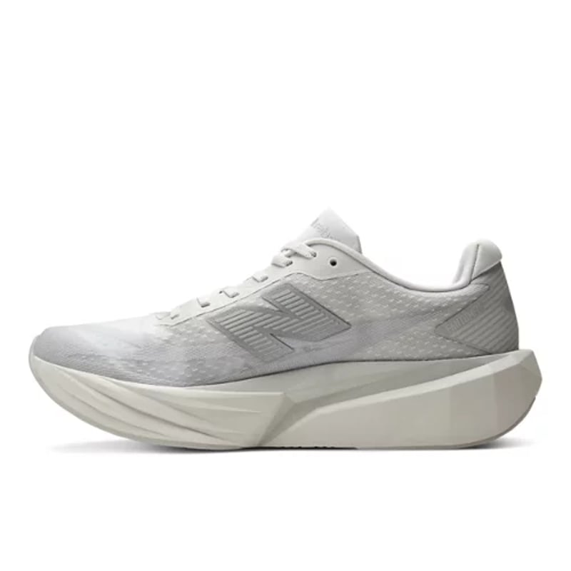 Tekaški copati New Balance FuelCell Rebel v5 "Grey Matter & Silver Metallic" | Moški | Tek | 01 | SPORTSHOWROOM