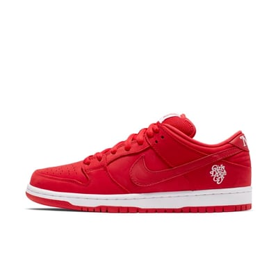 Nike SB Dunk Low Pro QS x Girls Don't Cry BQ6832-600 01