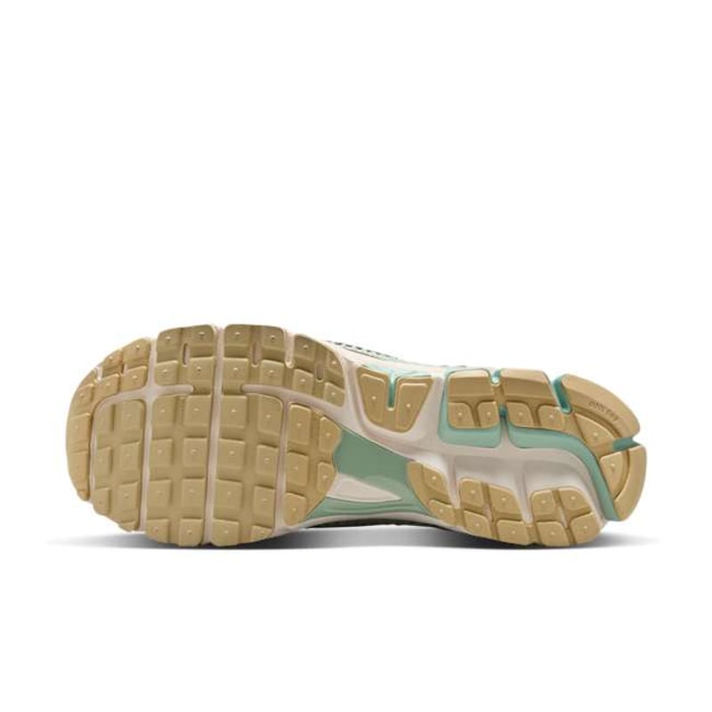 Nike Zoom Vomero 5 IB2987-700 02