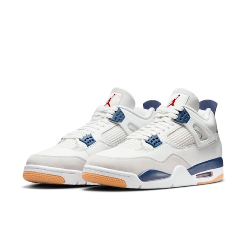 Jordan 4 x Nike SB DR5415-100 05