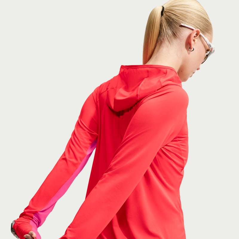 Top Nike ACG UV-Resistant Hooded Mid-Layer "Light Crimson & Desert Pink" | Mujer | Aire Libre | 02 | SPORTSHOWROOM