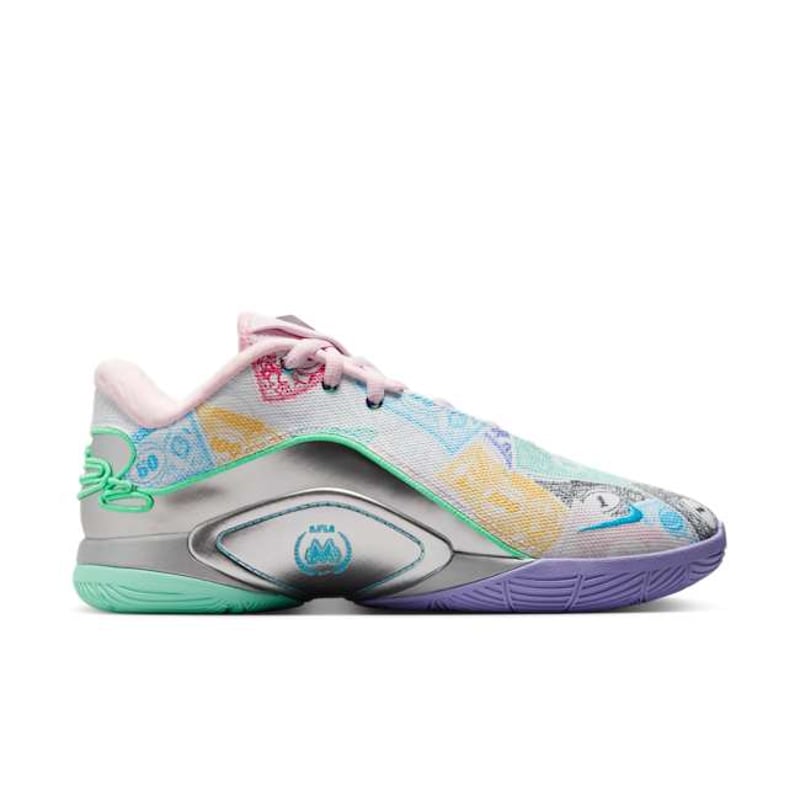 Nike LeBron 22 x Monopoly FZ1098-100 03