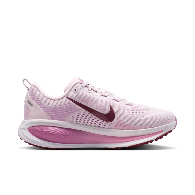 Nike Vomero 18 runners "Bleached Lilac & Light Magenta" | Women | Running | 02 | SPORTSHOWROOM