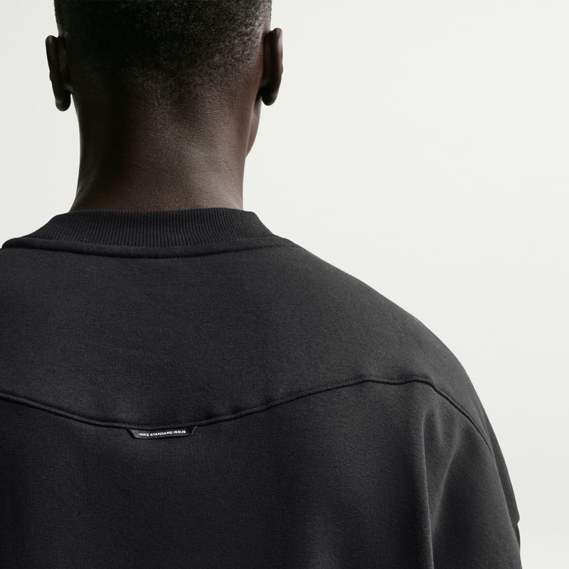 Nike Standard Issue Therma-FIT Crew IM5901-010 02