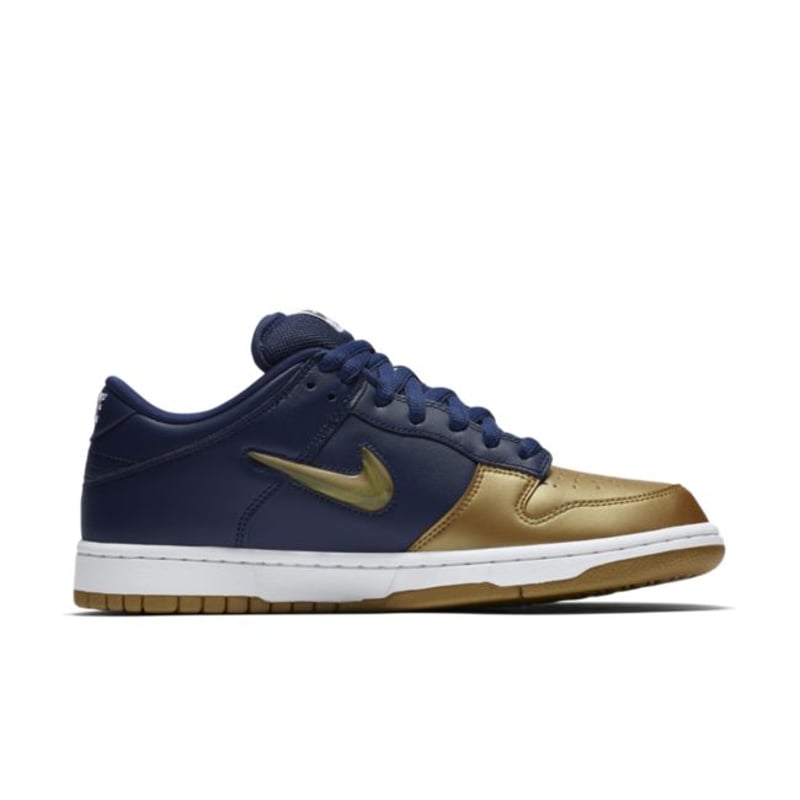 Nike SB Dunk Low x Supreme CK3480-700 03