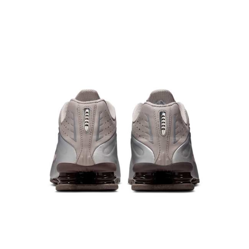 Nike Shox R4 HQ1988-200 06