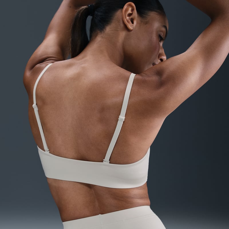 Nike Form Light-Support Triangle HQ7003-104 02