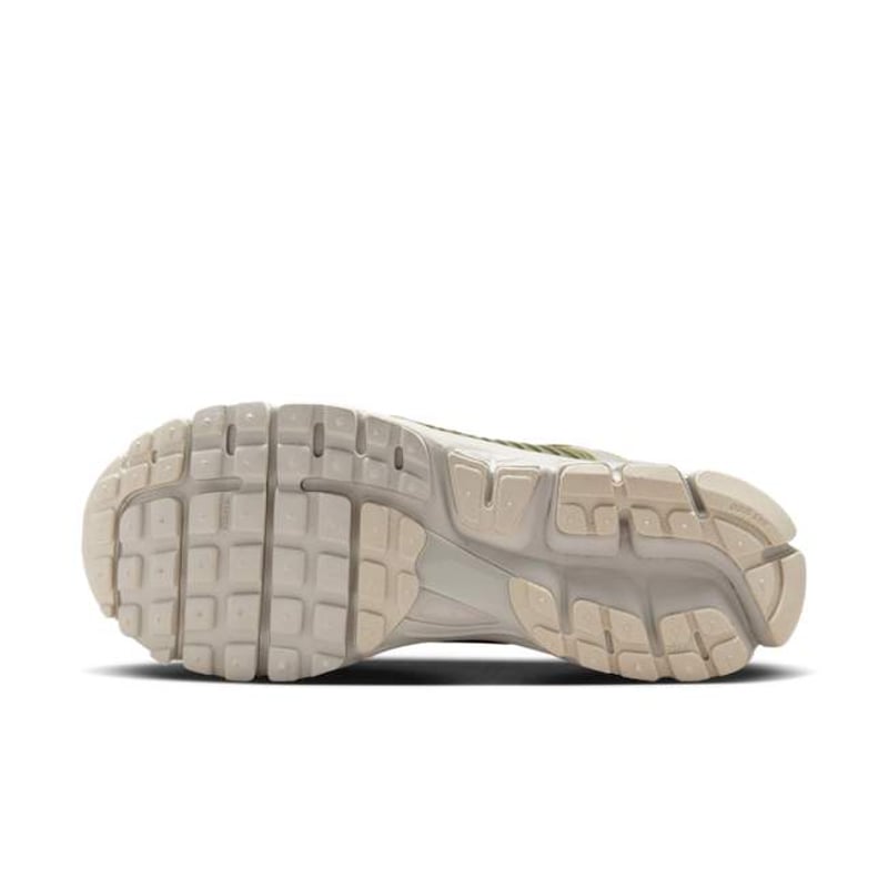 Nike Zoom Vomero 5 FJ1915-200 02