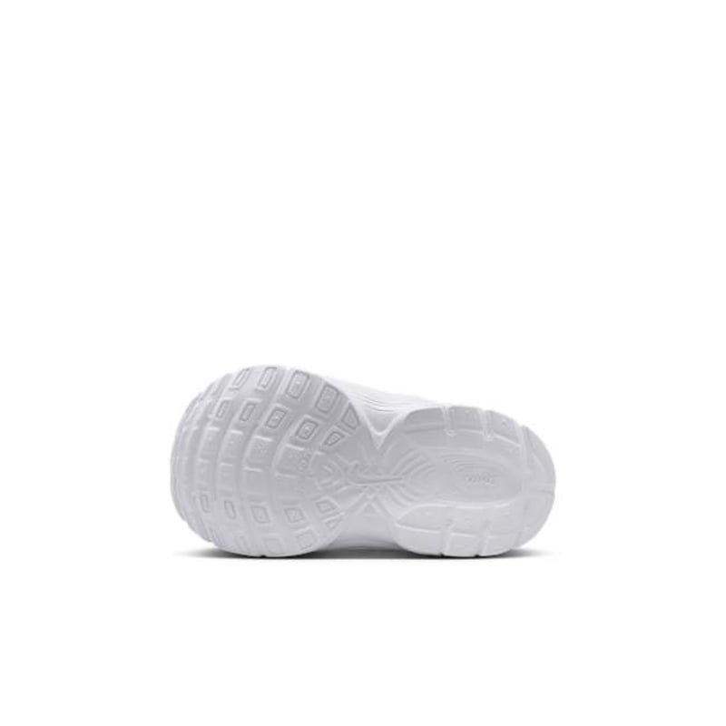 Nike V5 RNR HQ6413-103 02