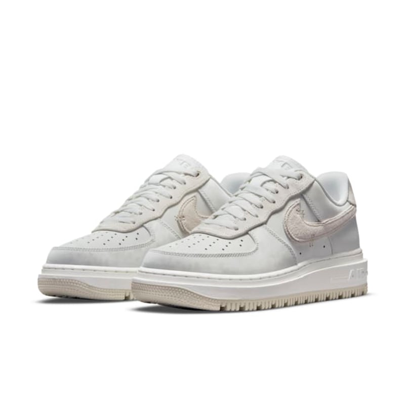 Nike Air Force 1 Luxe DD9605-100 05
