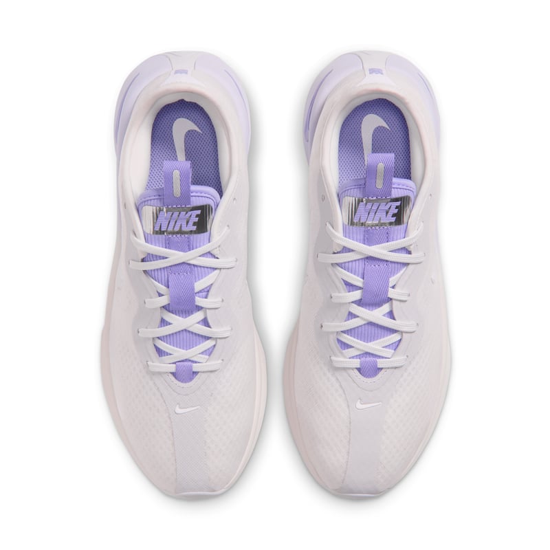 Nike Motiva 2 sko "Summit White & Purple Pulse" | Dame | Gåtur | 04 | SPORTSHOWROOM