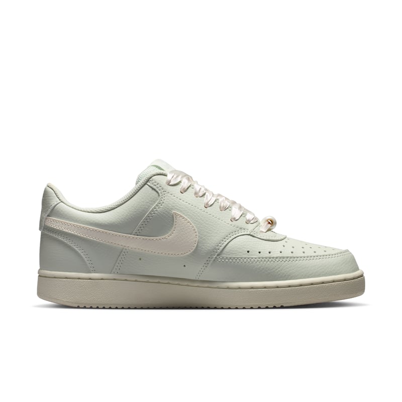Nike Court Vision Low sneakers "Spruce Aura & Sail" | Kvinnor | Sportstyle | 03 | SPORTSHOWROOM