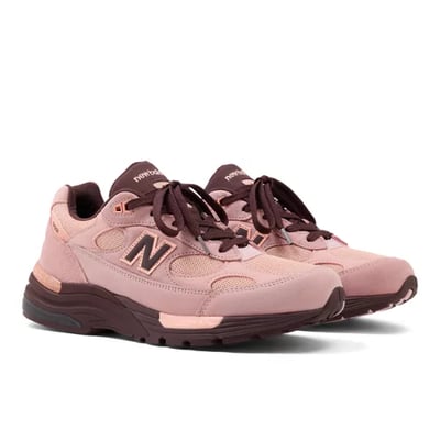 New Balance 992 Made in USA sneakerit "Pink Chalk & Cherry Leather" | Miehet & Naiset | Sportstyle | 00 | SPORTSHOWROOM